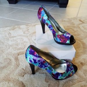 Cute Floral peep toe pumps